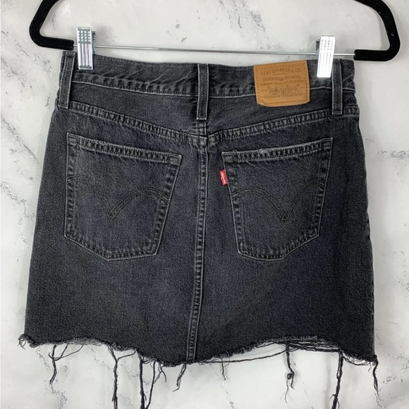 Levi’s Black Denim Skirt - Picture 2 of 13